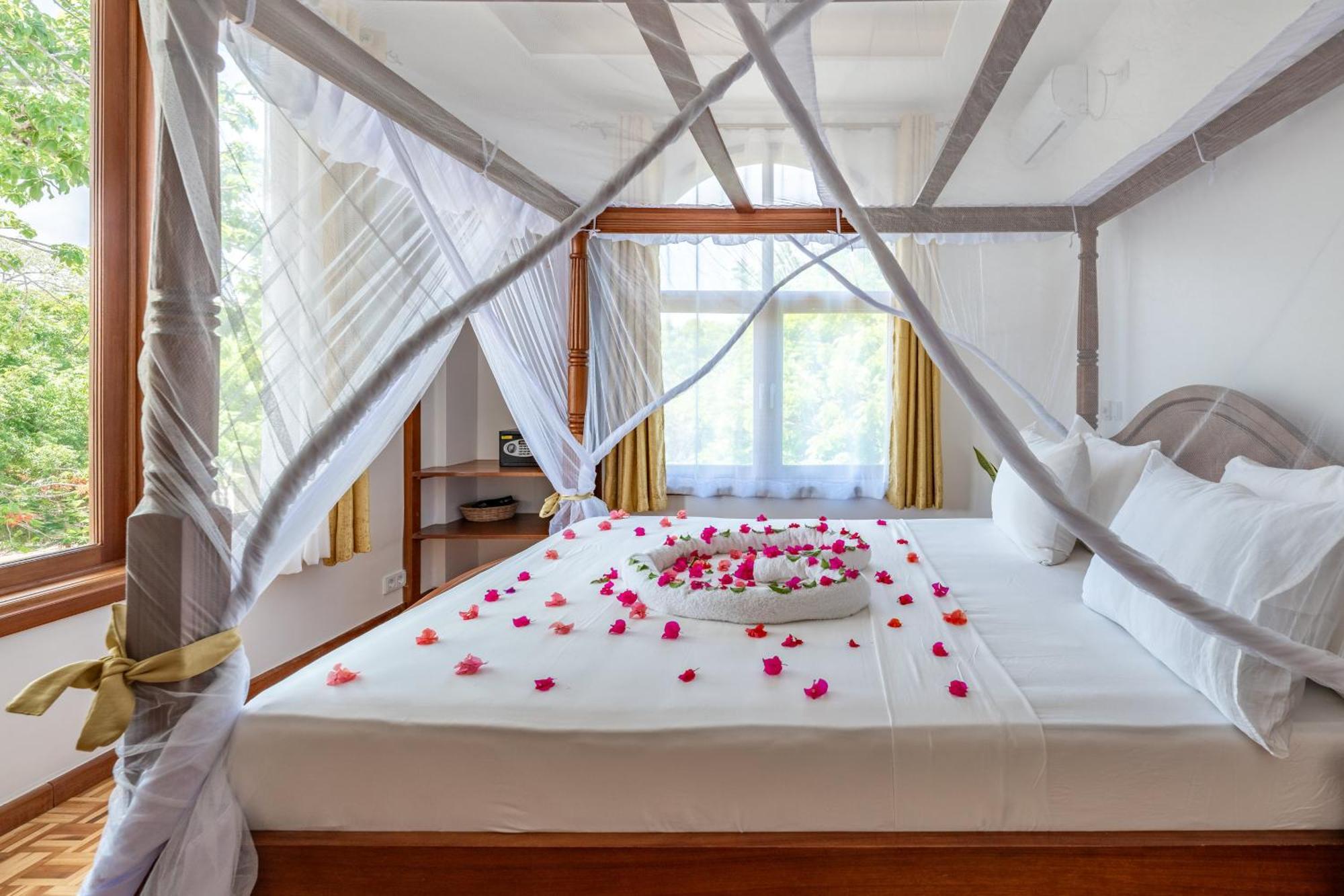 Villa Branca Diani Boutique Luxury & Personalized Service Diani Beach Exterior photo